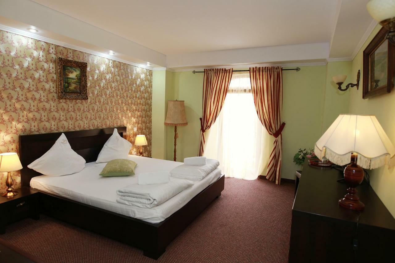 Hotel-Pensiunea Zefir Timisoara Exterior foto
